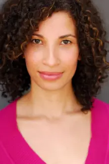 Alexandria Steffensen como: Saranya