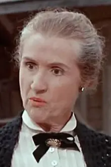 Irene Tedrow como: 