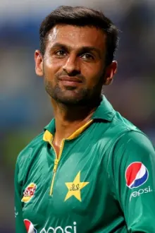 Shoaib Malik como: Ele mesmo