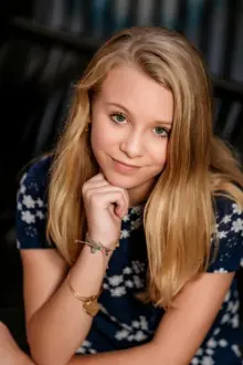 Lainey Woody como: Hailey