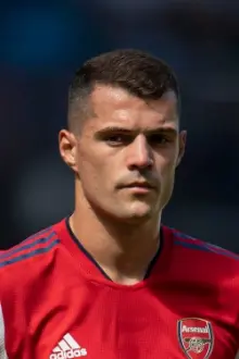 Granit Xhaka como: 