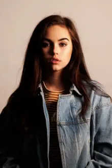 Maggie Lindemann como: Self - Guest