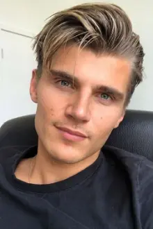 Twan Kuyper como: Nathan Levi