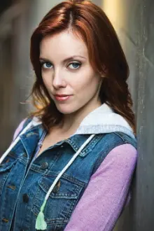 Meredith Anne Bull como: Dawn (voice)