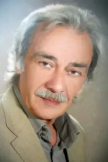 Mustafa Adouani como: Si Azzouz, Noura's father