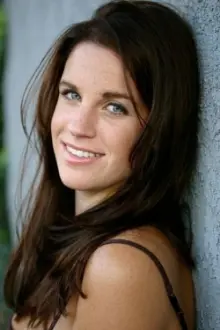 Emily Ann Lloyd como: Sarah Kramer