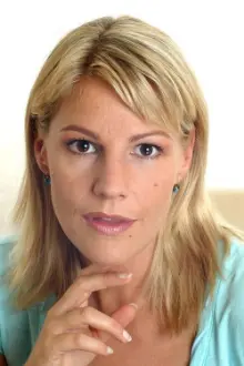 Sophie Schütt como: Sandra Hausmann