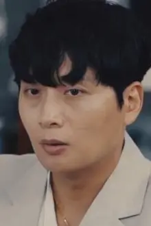 Kang Min-woo como: Han Jeong-ho
