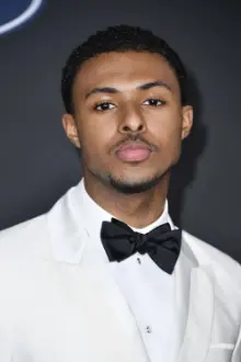 Diggy Simmons como: Doug Edwards