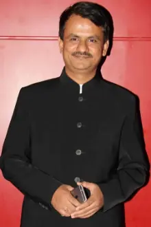 Girish Kulkarni como: 