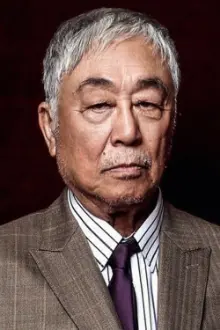 Kenneth Tsang como: Granddad