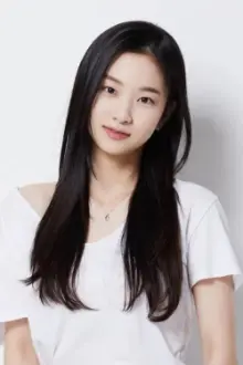 Kim Yi-kyeong como: 