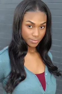 Shaylin Becton como: Gloria (voice)