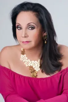 Flor Núñez como: Rosalinda Vargas de Basanta