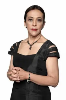 Adriana Parra como: Rita Fernández de López