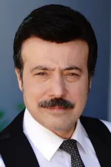 Ömer Gecü como: 