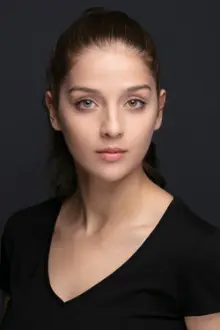 Ecem Çalhan como: Sıla