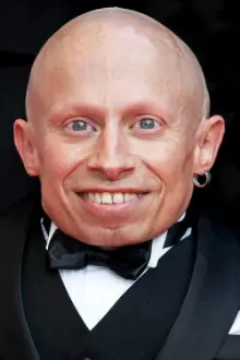 Verne Troyer como: Marty Rosenthal