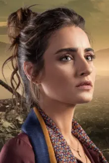 Aimee Sayah como: Sara Ibrahim