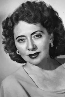 Mona Marti como: Doña Isabel