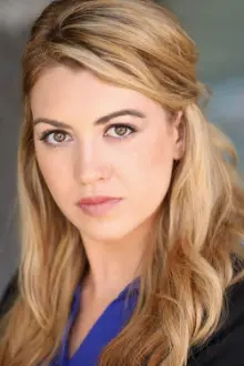 Bri Ana Wagner como: Claire / Vee