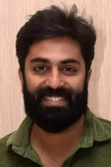 Govind Padmasoorya como: Kabir Abbas