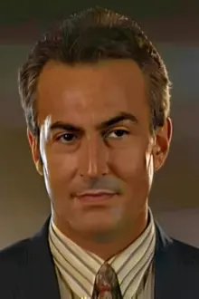 Faruk Peker como: Ferhad