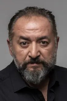 Levent Ünsal como: Necati (voice)