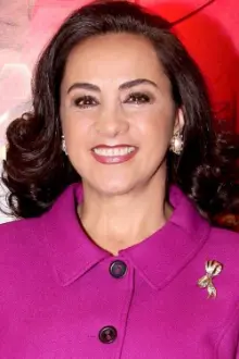 Alma Delfina como: Carolina Pérez Rivera