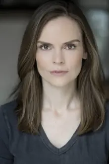 Sarah Malfara como: Sara Williams