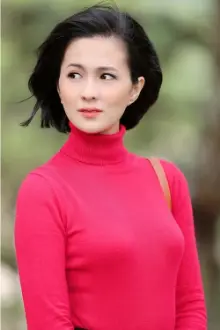 Thuỳ Trang como: Bà Hà