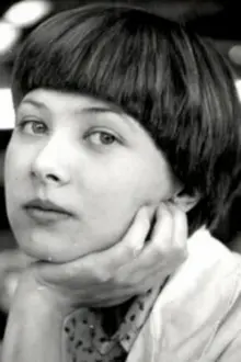 Olga Gudkova como: Vera