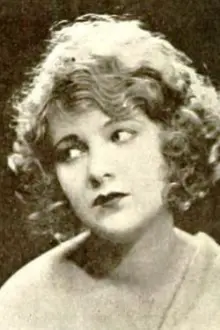 Lillian Hall como: Elinor Wayne