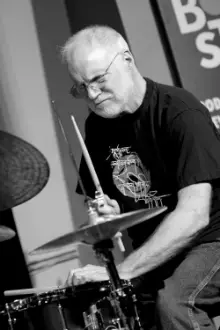 Paul Wertico como: Drums