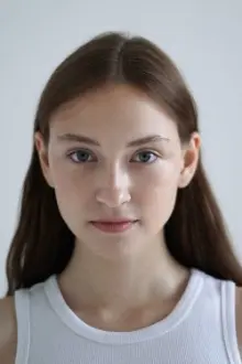 Mariia Kulikovskaia como: Anna