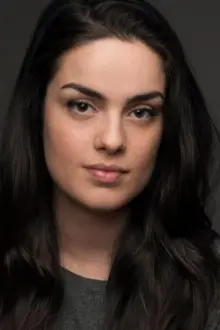 Claudia Zanolli-Stiles como: Tara / Layla