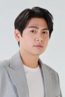 Phongsakon Tosuwan como: Wichai [Lieutenant]