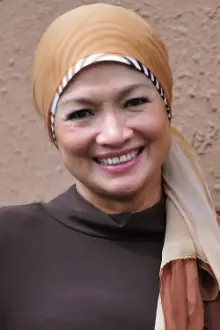 Fadilah Mansor como: Mak Munah