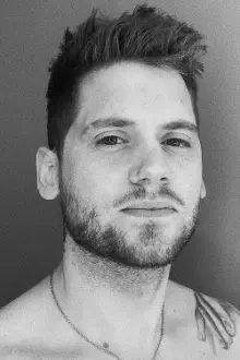 Tony Oller como: Danny Neilson