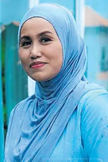 Ainina Ahmad como: Salma