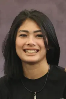 Nabila Putri como: 