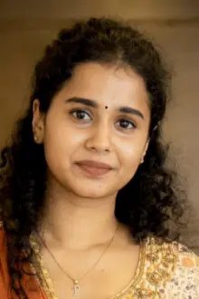 Prathana Nathan como: Aparna