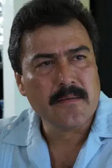 Jorge Aldama como: Hugo