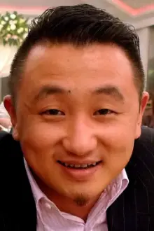 Zhan Shiqiang como: 韩小乐