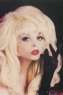 Angelyne como: Josie