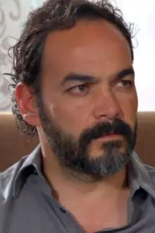 Fabián Corres como: José