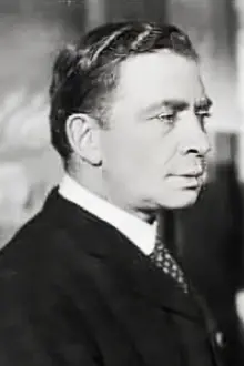 Nicolás Fregues como: Leopoldo Jordán