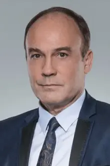 Mahir Günşiray como: Ural