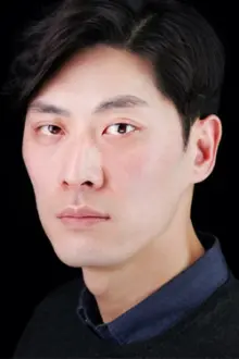 Baek Jong-hwan como: Kang Ho-Chan