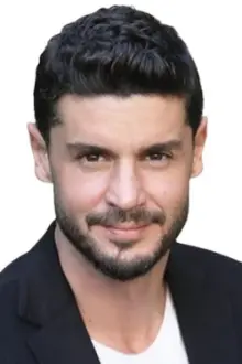 Berk Oktay como: Hakan Demirer